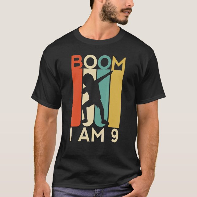 Camiseta Boom Tengo 9 años Novena Fiesta Dabbing Kid (Anverso)