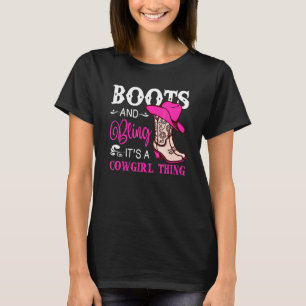 Camiseta Boots and Bling It's A Cowgirl Thing Rodeo Gorra