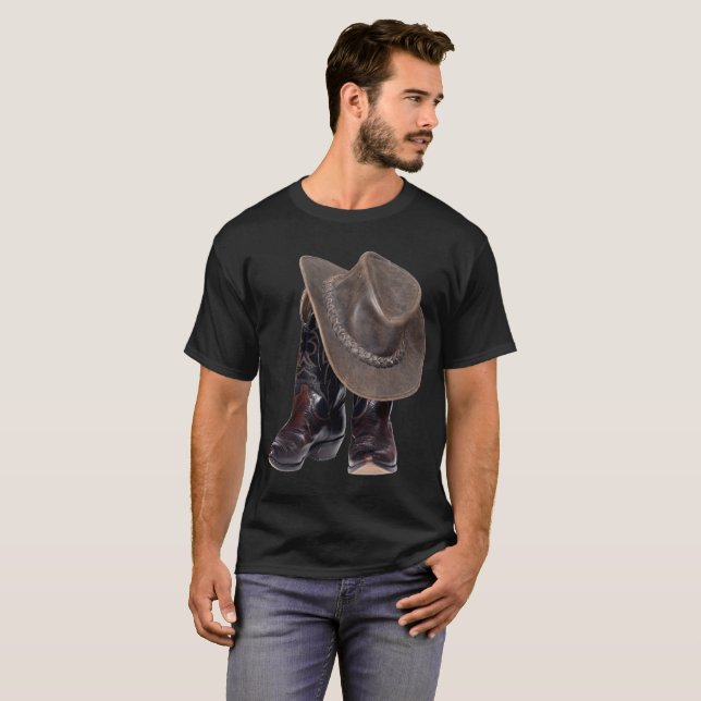 Camiseta Boots de vaquero y Gorra (Anverso completo)