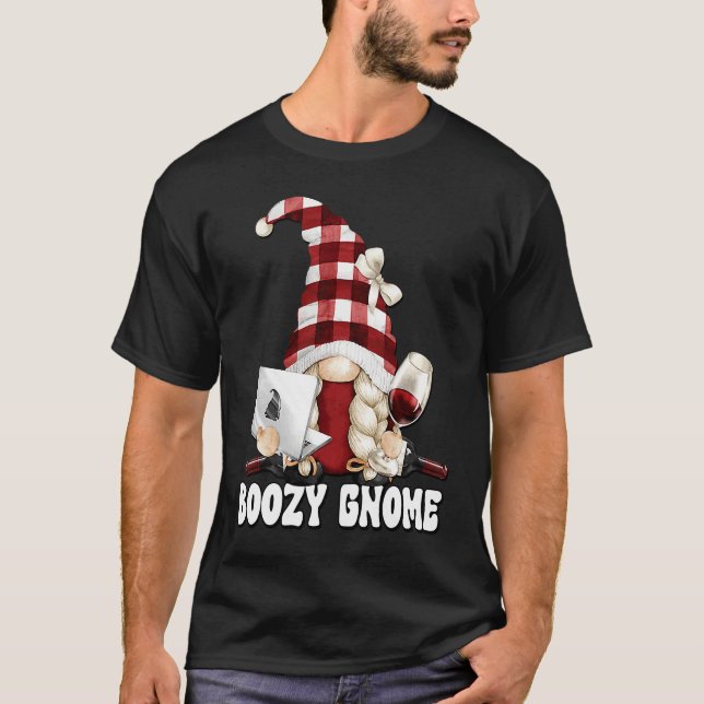 Camiseta Boozy Gnome Graphic For Women Work And Drinking Wi (Anverso)