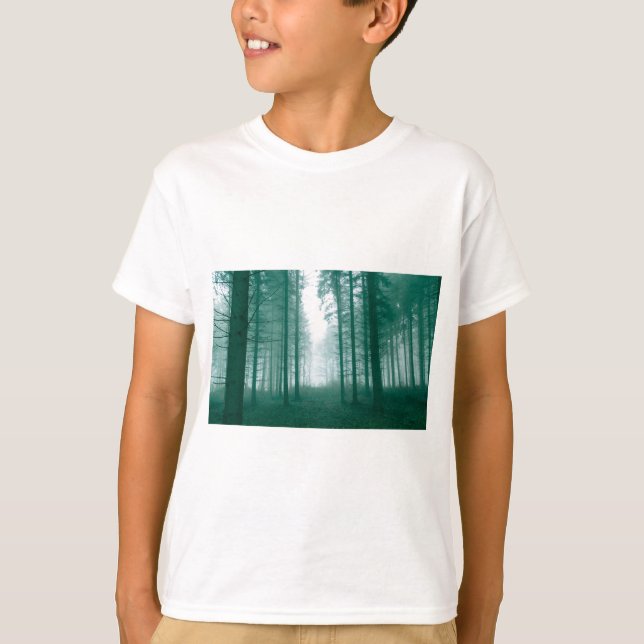 Camiseta Bosque de fantasía con niebla en verde (Anverso)