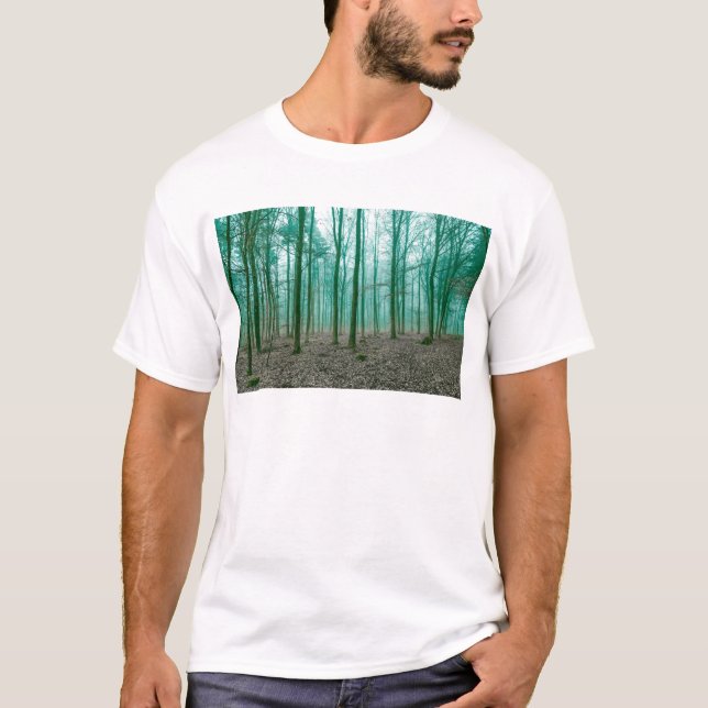 Camiseta Bosque místico en la niebla en verde (Anverso)