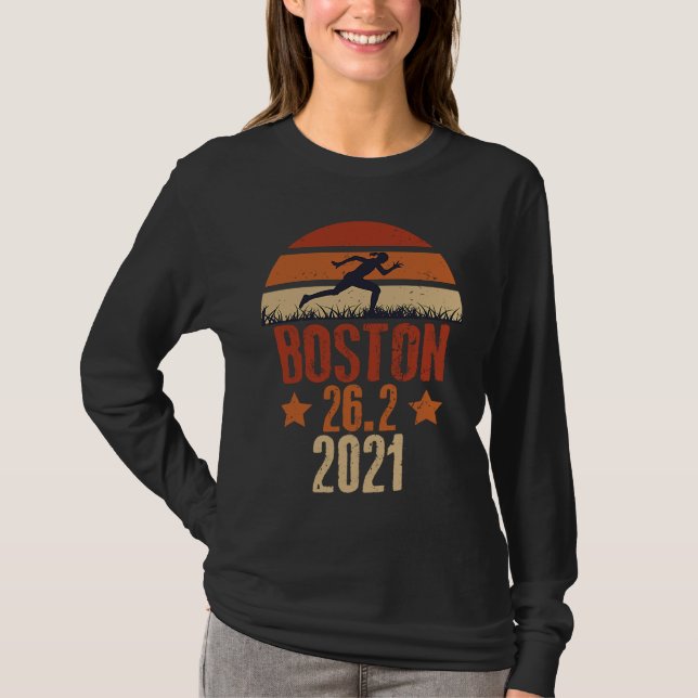 Camiseta Boston 2021 Marathon Runner 26 2 Miles (Anverso)