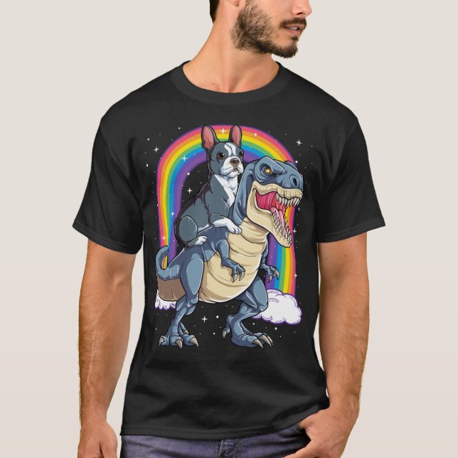 Camiseta Boston Terrier Riding Dinosaur T rex (Anverso)