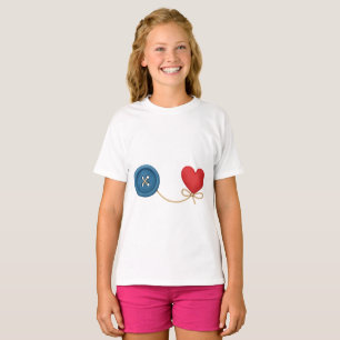 Camiseta Botón y hilo de amor - Diseño de corazón lindo