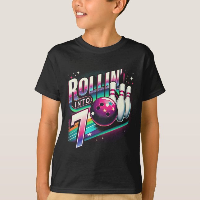 Camiseta Bowling Birthday Rollin Into 7 Party 7th Birthday  (Anverso)