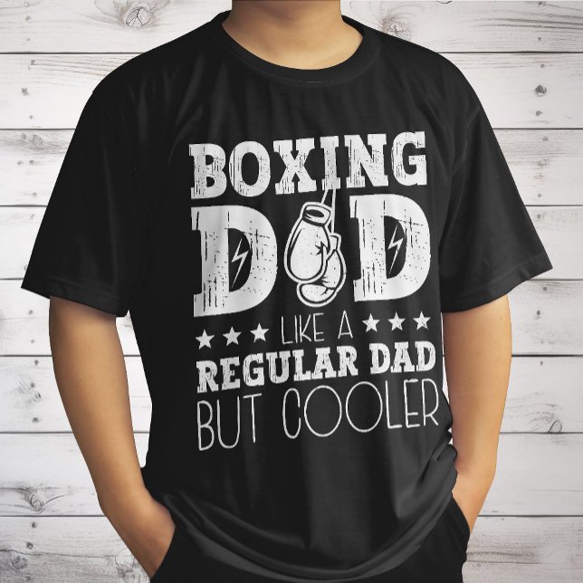 Camiseta Boxear A Papá Como Un Padre Regular Pero Más Frío (Subido por el creador)