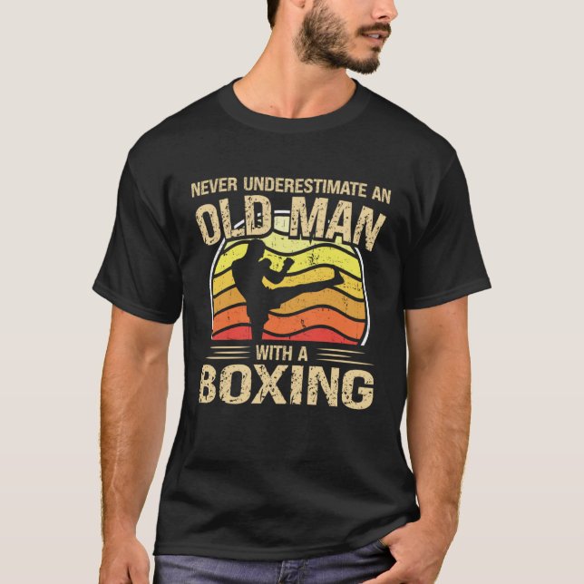 Camiseta Boxing Player Men Women Never Underestimate An Old (Anverso)