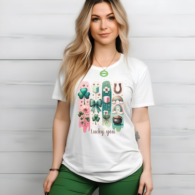 Camiseta Brochas encantadoras Personalizado mujeres verdes  (Charming Brushstrokes Custom Green and Pink Women’ T-Shirt)