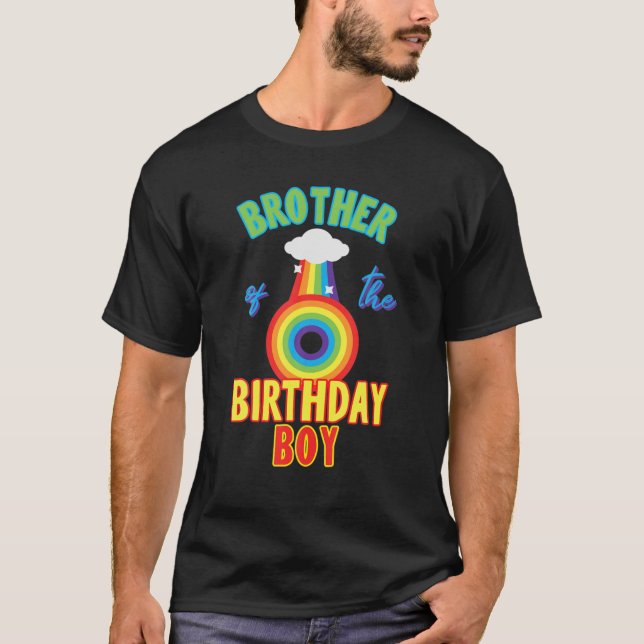 Camiseta Brother Of The Birthday Boy Rainbow Theme Matching (Anverso)