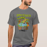 Camiseta Brother Of The Wild One Zoo Birthday Woodland Anim<br><div class="desc">Brother of the Wild One Zoo Woodland Animals Birthday Party T Shirt featuring a the phrase Brother of the Wild One with a foxes squirrels beavers and deer. kids and toddlers Zoo themed birthday party family. Brother Birthday Crew Brother Of The Birthday This Funny Woodland Wild Birthday Boy Party top...</div>