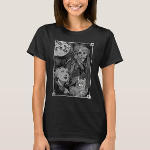 Camiseta Bruja con un gato y el pañuelo oculto gótico oscur