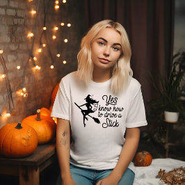 Camiseta Bruja en un palo de escoba Halloween