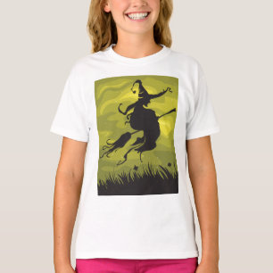 Camiseta Bruja espeluznante de Halloween volando en escoba