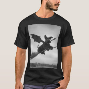 Camiseta Bruja Schnauzer Gótico Escoba Alas de Murciélago E