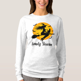 Camiseta Bruja y gato negro volando a través de la luna lle