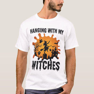 Camiseta Brujas Colgantes Halloween Escoba de Bruja Casa Em