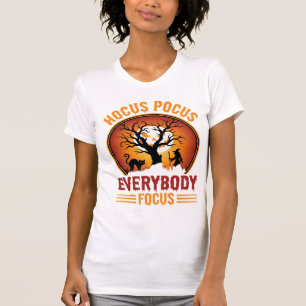Camiseta Brujería de Halloween Todos se enfocan en el árbol