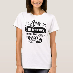 Camiseta Brujería, hogar es donde entregas tu escoba