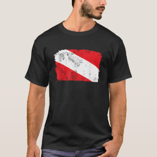 Camiseta Buceando Scuba Buceando por la bandera en el mar d