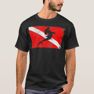 Camiseta Bucear bajo la bandera Hammerhead Silhouette Buceo