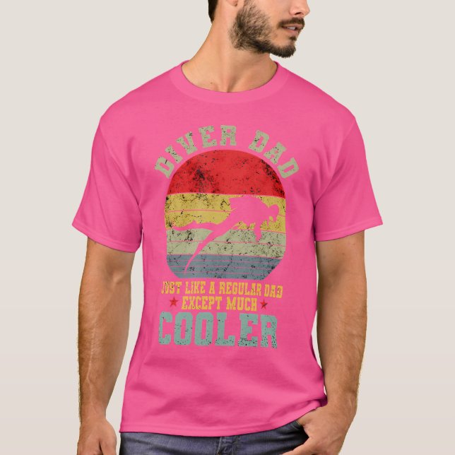Camiseta Bucear como un papá normal buceando (Anverso)