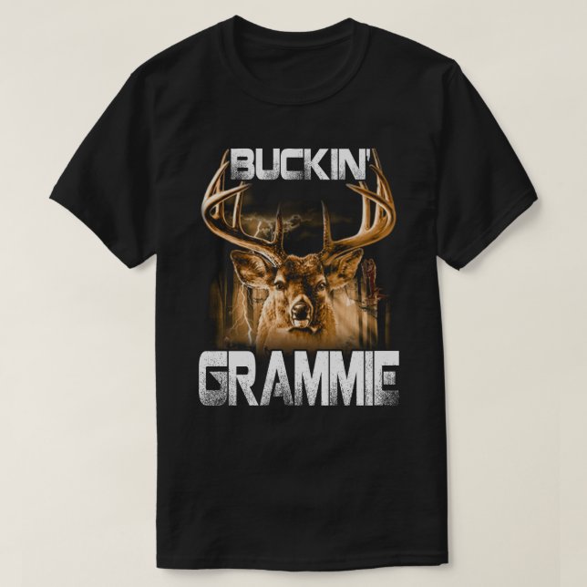 Camiseta Buckin' grammie Deer Hunter (Diseño del anverso)