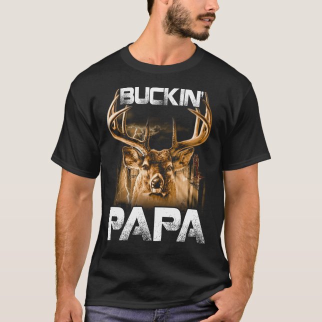 Camiseta Buckin' PAPA Hunter (Anverso)