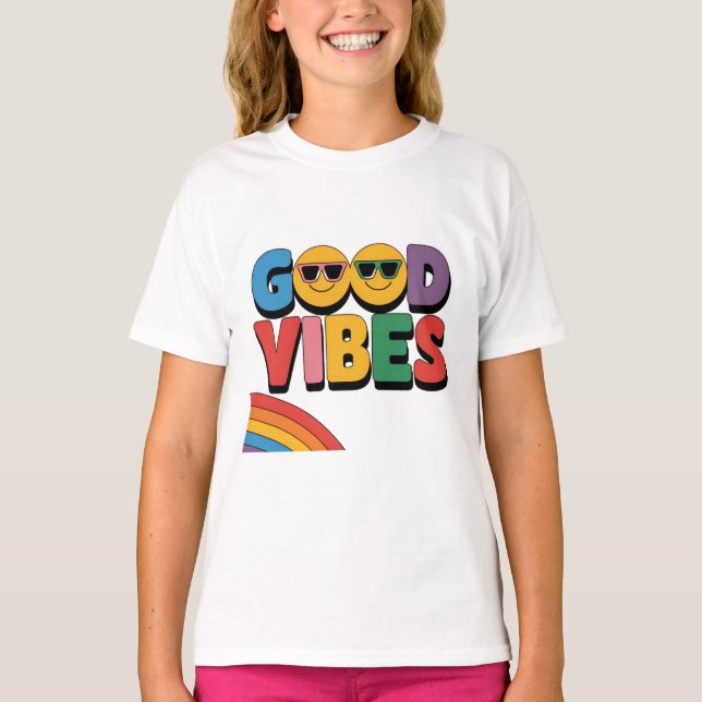 Camiseta Buenas vibraciones: Edición Arcoiris (Anverso)