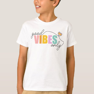 Camiseta Buenos vibraciones solo corazón arcoiris