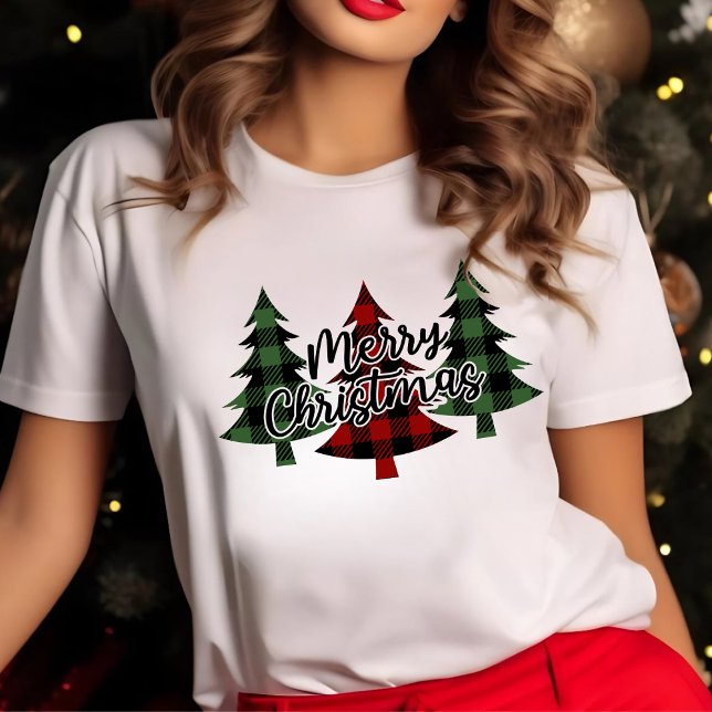 Camiseta Búfalo rojo y verde en árboles navideños (Red and Green Buffalo Plaid Merry Christmas Trees T-Shirt)