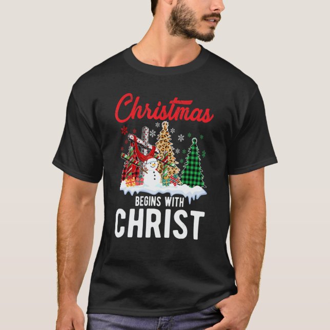 Camiseta Buffalo Plaid Christian Jesus Christmas Begins Wit (Anverso)