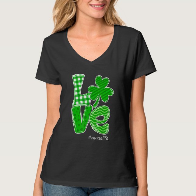 Camiseta Buffalo Plaid Love Nurse Life C Irish Patty Day (Anverso)