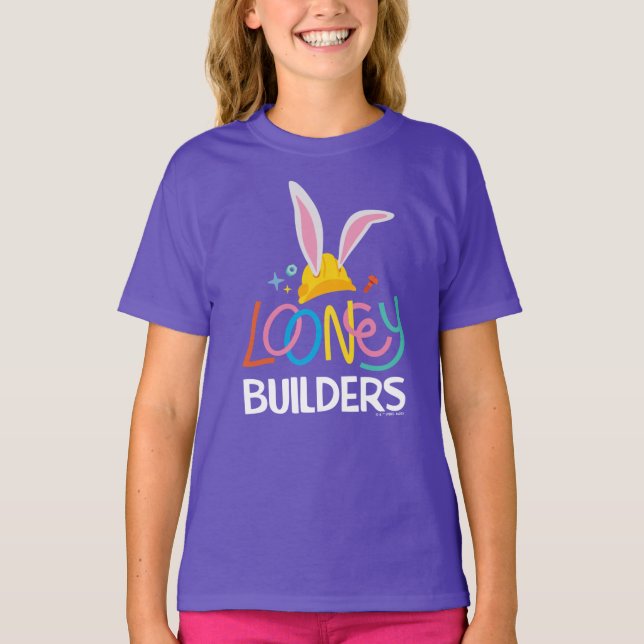 Camiseta BUGS BUNNY BUILDERS™| Logotipo apilado de Gorra du (Anverso)