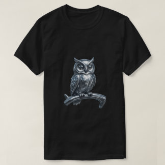 Camiseta Búho Cromado Plateado – Estilo Gótico y Futurista