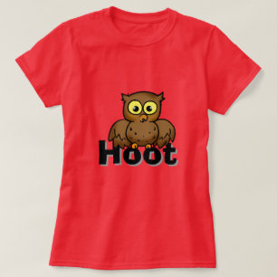 Camiseta Búho de dibujos animados lindo sentado sobre arte