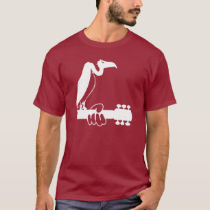 Camiseta Buitre en un cuello de la guitarra