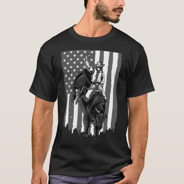 Camiseta Bull De Bandera Estadounidense Montando Vaquero 4  (Anverso)