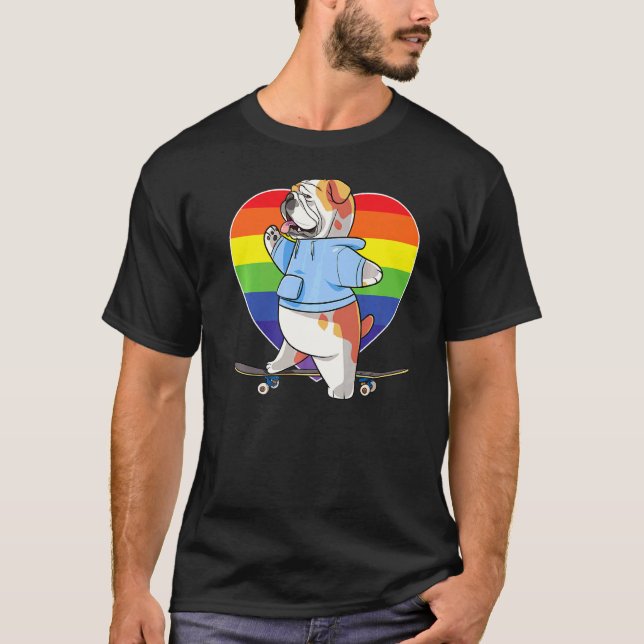 Camiseta Bulldog inglés lindo Skateboarder Rainbow Heart Sk (Anverso)