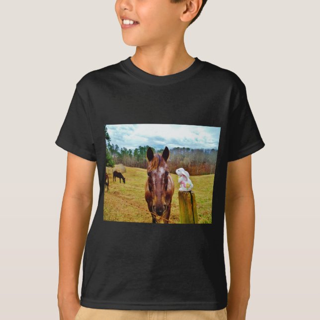 Camiseta Bunny de Pascua y caballo marrón (Anverso)