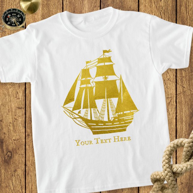 Camiseta Buque Náutico Personalizado De Vela Faux Gold (A nautical T-shirt, featuring a tall ship picture in faux gold. Personalize with your own text)