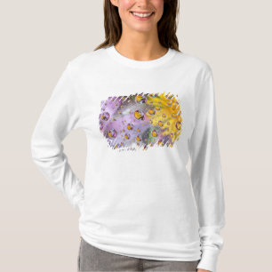 Camiseta Burbujas abstractas con flores. Créditos: Nancy