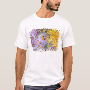 Camiseta Burbujas abstractas con flores. Créditos: Nancy