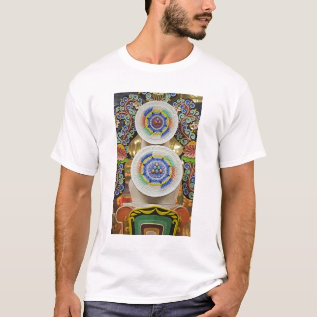 Camiseta Bután. Pasteles ceremoniales hechos por monjes ado (Anverso)