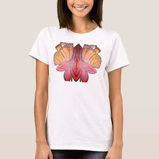 Camiseta Butterfly landing on flower beautiful (Anverso)