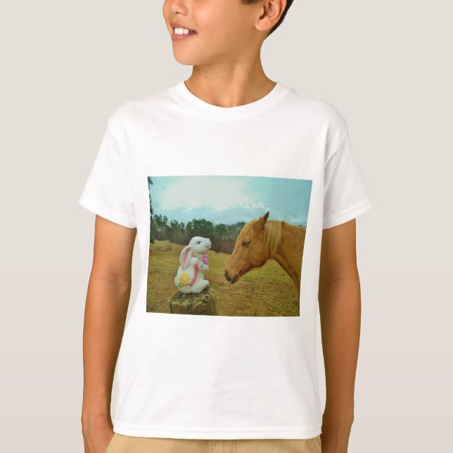 Camiseta Caballo amarillo rubio y conejo de Pascua (Anverso)