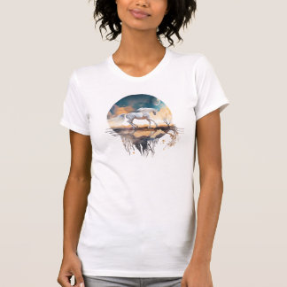 Camiseta Caballo blanco y la reflexión de la luna sobre el
