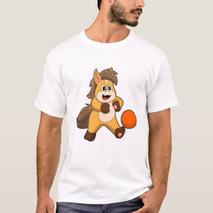 Camiseta Caballo como jugador de fútbol con pelota de fútbo
