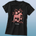 Camiseta Caballo de dala sueco personalizado<br><div class="desc">Un diseño tradicional sueco de Caballo de Dala en rojo y blanco. Reemplace o quite el nombre al personalizar. Arte original de Nic Squirrell.</div>
