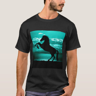 Camiseta Caballo negro cosechando cielo turquesa